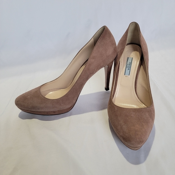 Authentic Prada Suede Pump - Picture 2 of 10